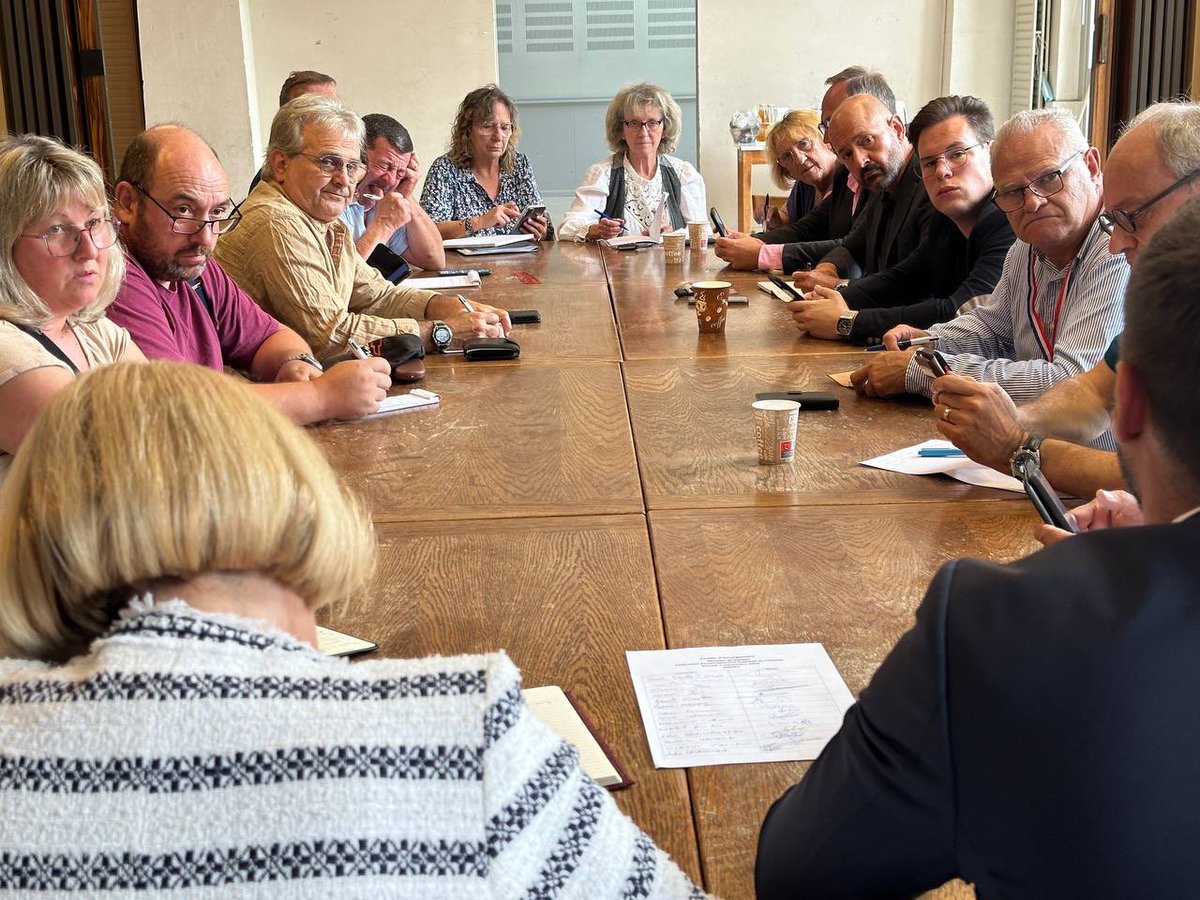 JulienOdoul's tweet photo. 👊🏻 J’ai réuni le bureau départemental du @RNational_off de l’#Yonne à Joigny pour faire le bilan des législatives, évoquer la situation politique et préparer les prochaines actions locales. Très heureux d’accueillir notre nouvelle députée Sophie-Laurence Roy. Au travail ! 🇫🇷 https://t.co/qMg4AVR5dl