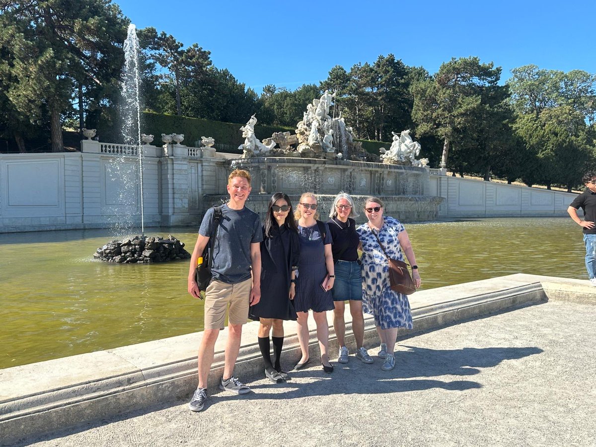 Lab outing with ⁦<a href="/DevulderJustine/">Devulder Justine</a>⁩ ⁦<a href="/ImperialNHLI/">NHLI</a>⁩ sightseeing at Schloss Schönbrunn #ERSCongress2024