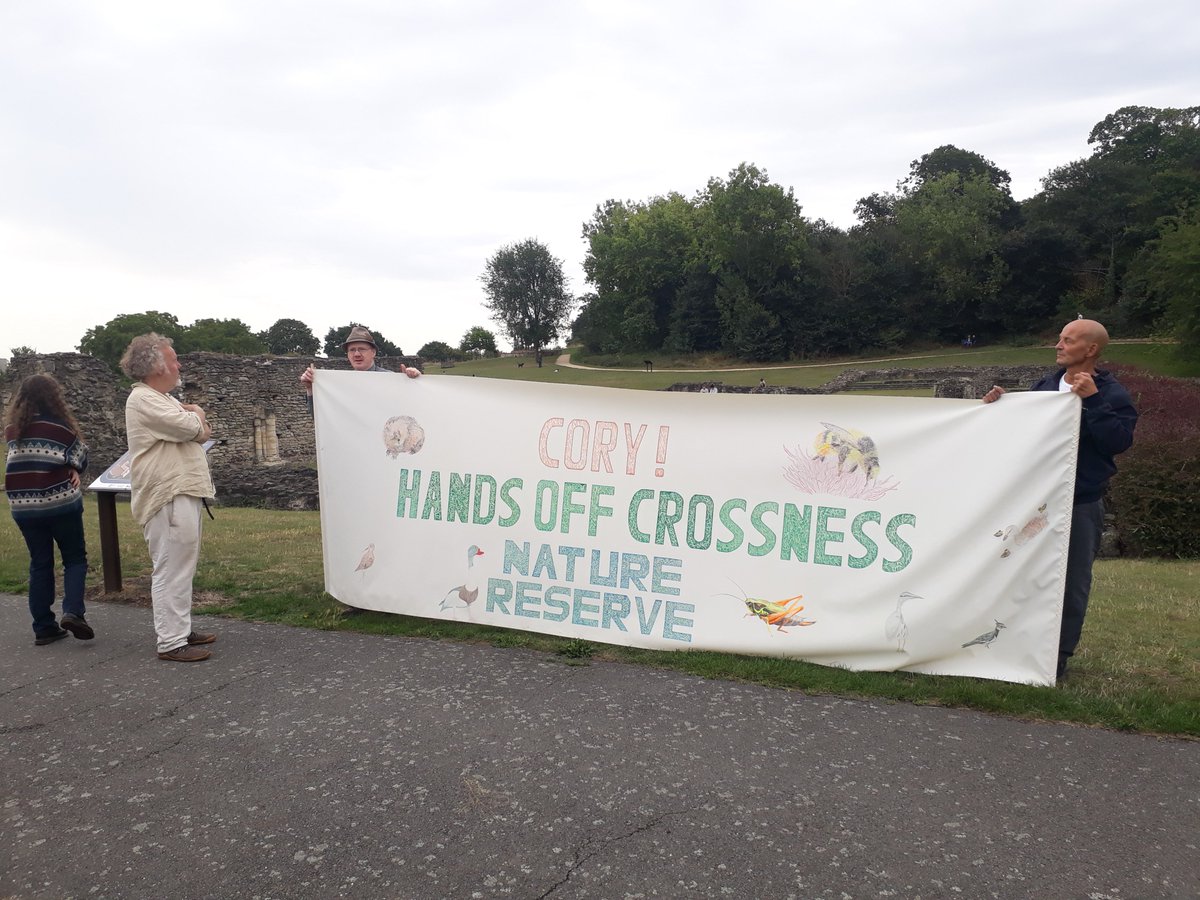 Hands off Crossness!! 

At  #Bexley "eco-fest" sponsored by Cory Waste who want to build a carbon capture &amp; storage plant ON THE NATURE RESERVE. We have been having a few words with Cory &amp; council reps &amp; mayor about it. 
savecrossnessnaturereserve.org