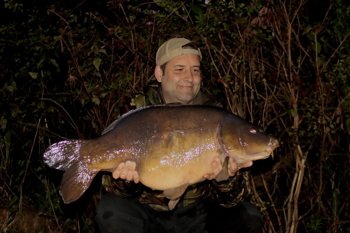 Ash_Lorraine1's tweet photo. 31lb 06oz chunky mirror just as I was nodding off great fight with that paddle #dnabaits https://t.co/3tdOotbD5r