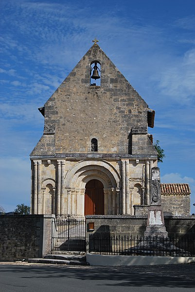 MonumentumFr's tweet photo. Eglise Saint-Pierre à #Gours (#Gironde) L'abside et le chevet synthétisent l'architecture religieuse dans le Libournais à l'époque romane. Clocher à fronton triangulaire. Nef voûtée en arc de cloître plein cint...
Suite 👉 https://t.co/4nvVwUTCjA
#Patrimoine #MonumentHistorique https://t.co/DPIsmh6PGY