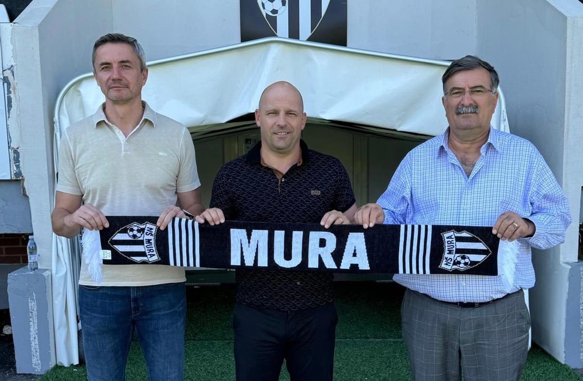 𝐎𝐬𝐤𝐚𝐫 𝐃𝐫𝐨𝐛𝐧𝐞 𝐣𝐞 𝐧𝐨𝐯 𝐭𝐫𝐞𝐧𝐞𝐫 𝐌𝐮𝐫𝐞!

Več - nsmura.si/oskar-drobne-j…

#čarnobejli #mismomura #samomura