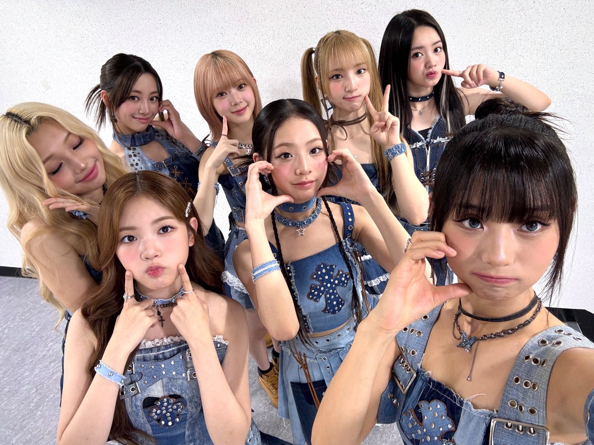 UNIS_offcl's tweet photo. 유니스가 INK콘서트에 출연했습니다!
INK콘서트 너무 즐거웠습니다!
앱떠들이 열심히 응원해줘서 오늘도 뜨거운 무대를 만들 수 있었던 것 같습니다🔥 너무너무 고마워요🫶 사랑해💕💕

#INKCONCERT 
#UNIS #유니스
#NANA #나나
#UNI_Story https://t.co/2QrPTxvDrh