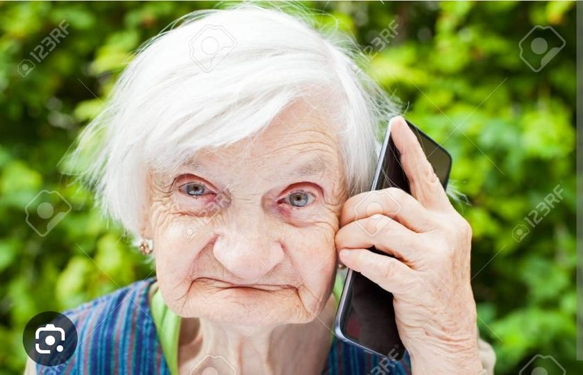 LunaGitana0333's tweet photo. La Abuela:
A la abuela le llama la atención, que su nieto de cuatro años siempre contesta el teléfono de su casa. Así que decide llamarlo para ver si la reconoce por teléfono. Efectivamente contesta el nieto, y la abuela le pregunta: - “Quiiiiéééén soooooy?” El niño no contesta y grita: - ”Mamáaaa, la abuela está en el teléfono y no sabe quién es!