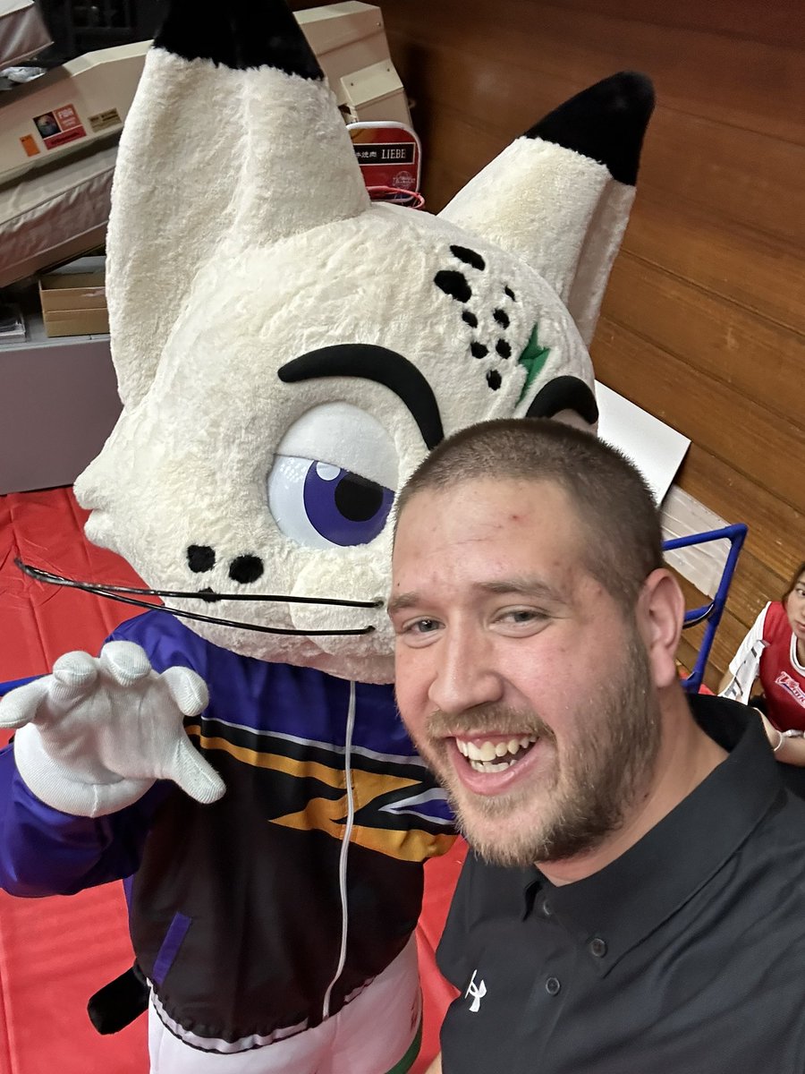 Made some new friends today and we got the win. 

Thank you to all the fans that came out today! See you in October! #voltersred <a href="/K_VOLTERS/">熊本ヴォルターズ</a>