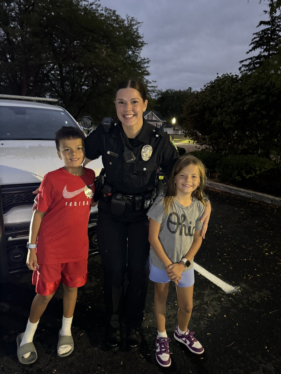 POB626's tweet photo. @GroveCityPolice Thank you, Officer Reeser for being so kind and talking to my kids last night.  They love the police and learned so much from you. https://t.co/ZtiuMPJAoz