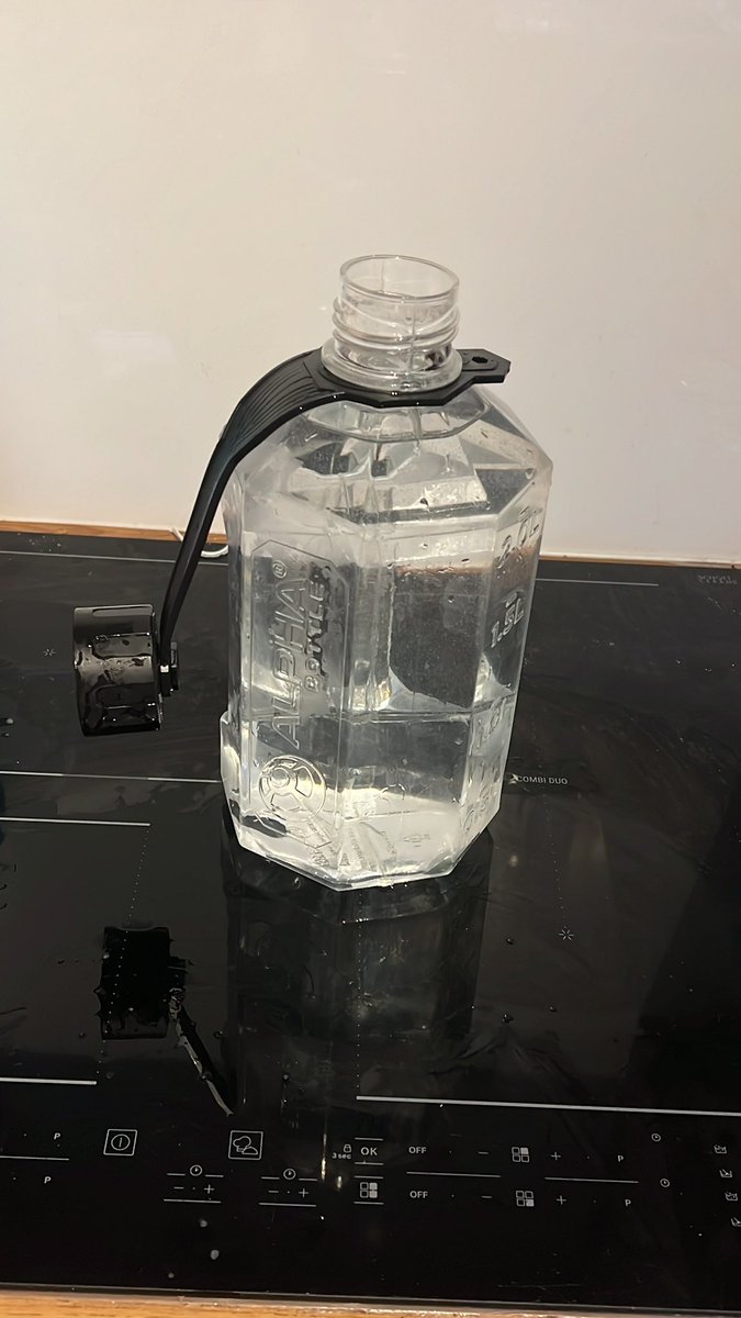 GorillaManFitn1's tweet image. Love a new Gadget and I have a clean 2L Alpha Designs Water Bottle again 💪🧽 #alphadesign #alphawaterbottle #newgadgets #stayinghydrated #2lwaterbottle