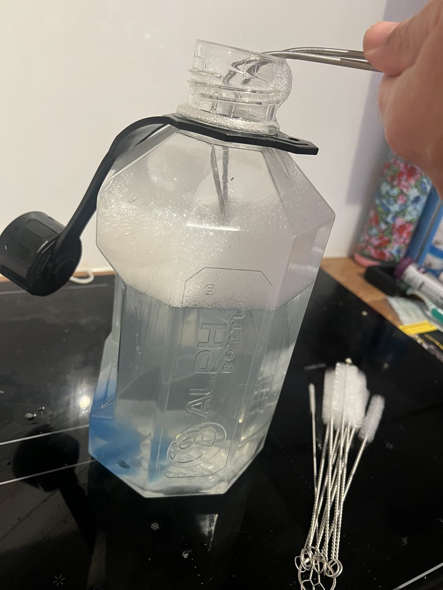 GorillaManFitn1's tweet image. Love a new Gadget and I have a clean 2L Alpha Designs Water Bottle again 💪🧽 #alphadesign #alphawaterbottle #newgadgets #stayinghydrated #2lwaterbottle
