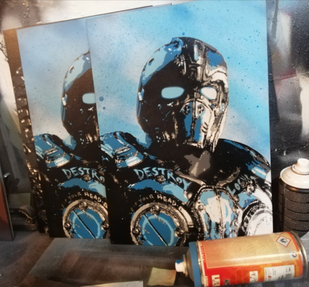 Bfl_Abdn's tweet image. It's Beers'n'Gears day! We have the raffle for the last Dom and Raam paintings, plus for today I'm giving 20% off the Carmine paintings. DM if interested! RTs appreciated! #gearsofwar