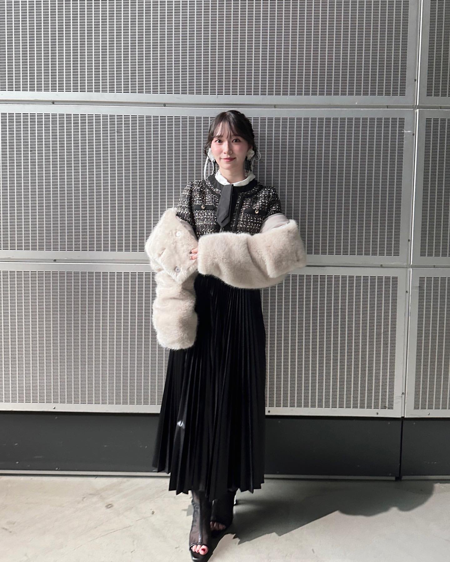新品M】櫻坂46 守屋麗奈アディダスアディカラーデニムジャケットファイヤーバード 新品XL】櫻坂46守屋麗奈アディダスアディカラーデニムジャケット