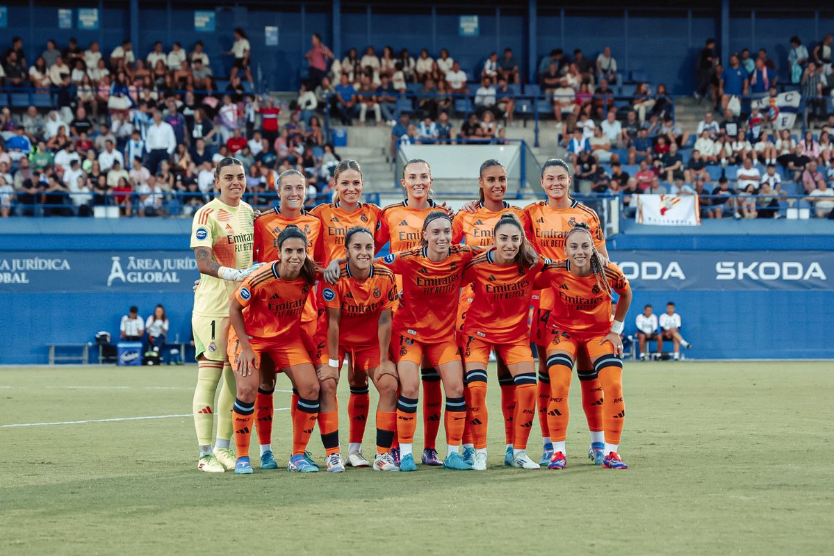 Special night🧡 
What a rollercoaster the last 11 months have been. Thank you to all the people around me who helped me through the tougher days and who were there to celebrate the small wins. So happy to be back with this team and to kick off the season with 3 points➕🤍