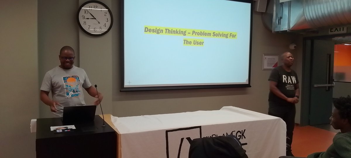 Mr Muzi Ntombela from <a href="/cpsi_sa/">CPSI South Africa</a> and Mr Thulani Mabuza from Orange Cyberdefense going through Design Thinking as the techies prepare for the weekend of code. #TelkomLearnHack