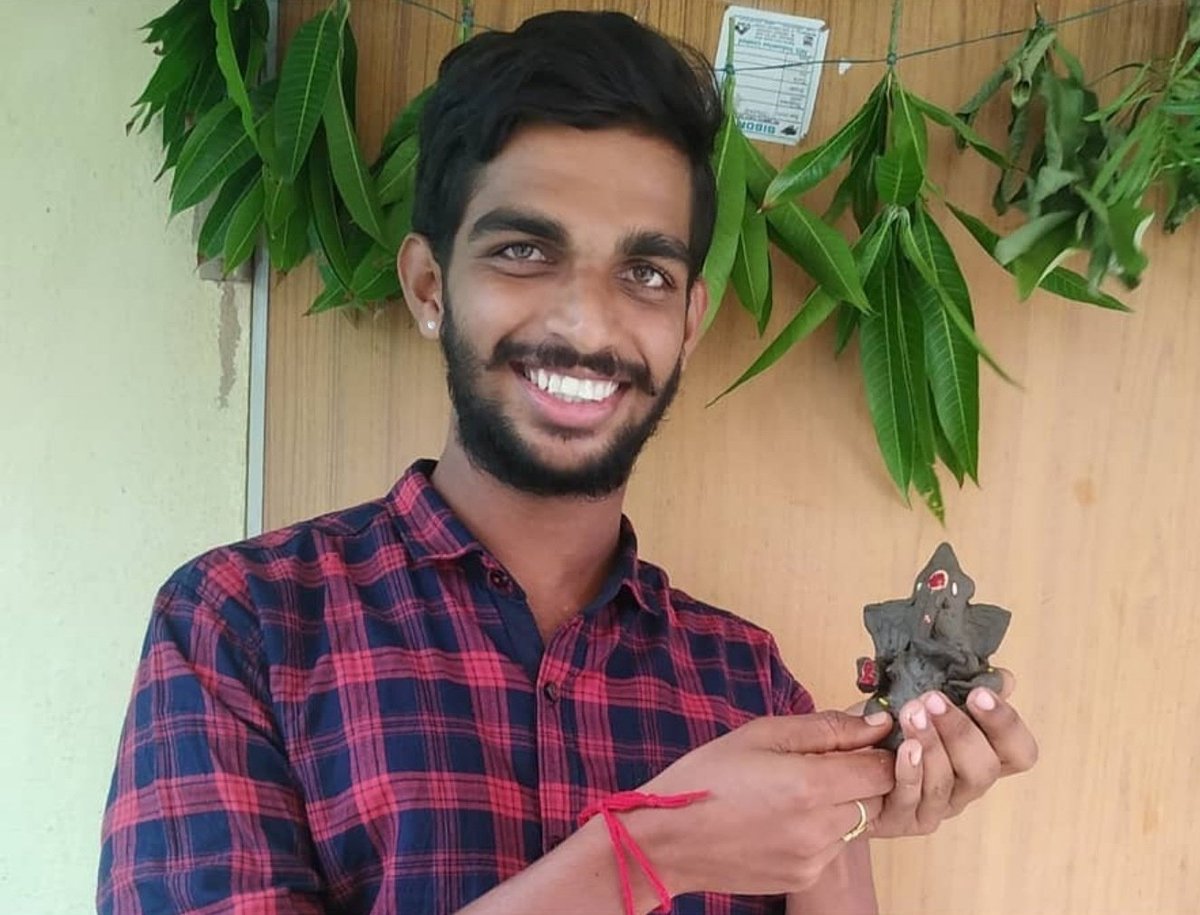 SKrishna_Tweet's tweet photo. మీకు మీ కుటుంబ సభ్యులకు వినాయక చవితి శుభకా౦క్షలు🌺
#VinayakaChaviti https://t.co/BNwPPvZN77