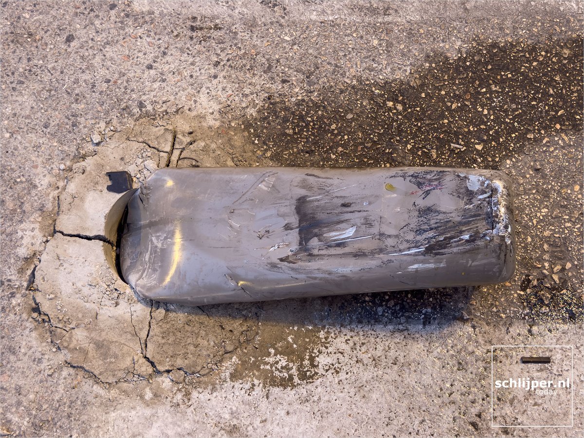 schlijperisrael's tweet image. Maybe it's time for a real @WorldBollard? This one had to be replaced three times already.

Where: Tel Aviv, Florentin
When: 04 09 2024 19:06 
What: #bollard #WorldBollardAssociation #פידתחבורה⁩