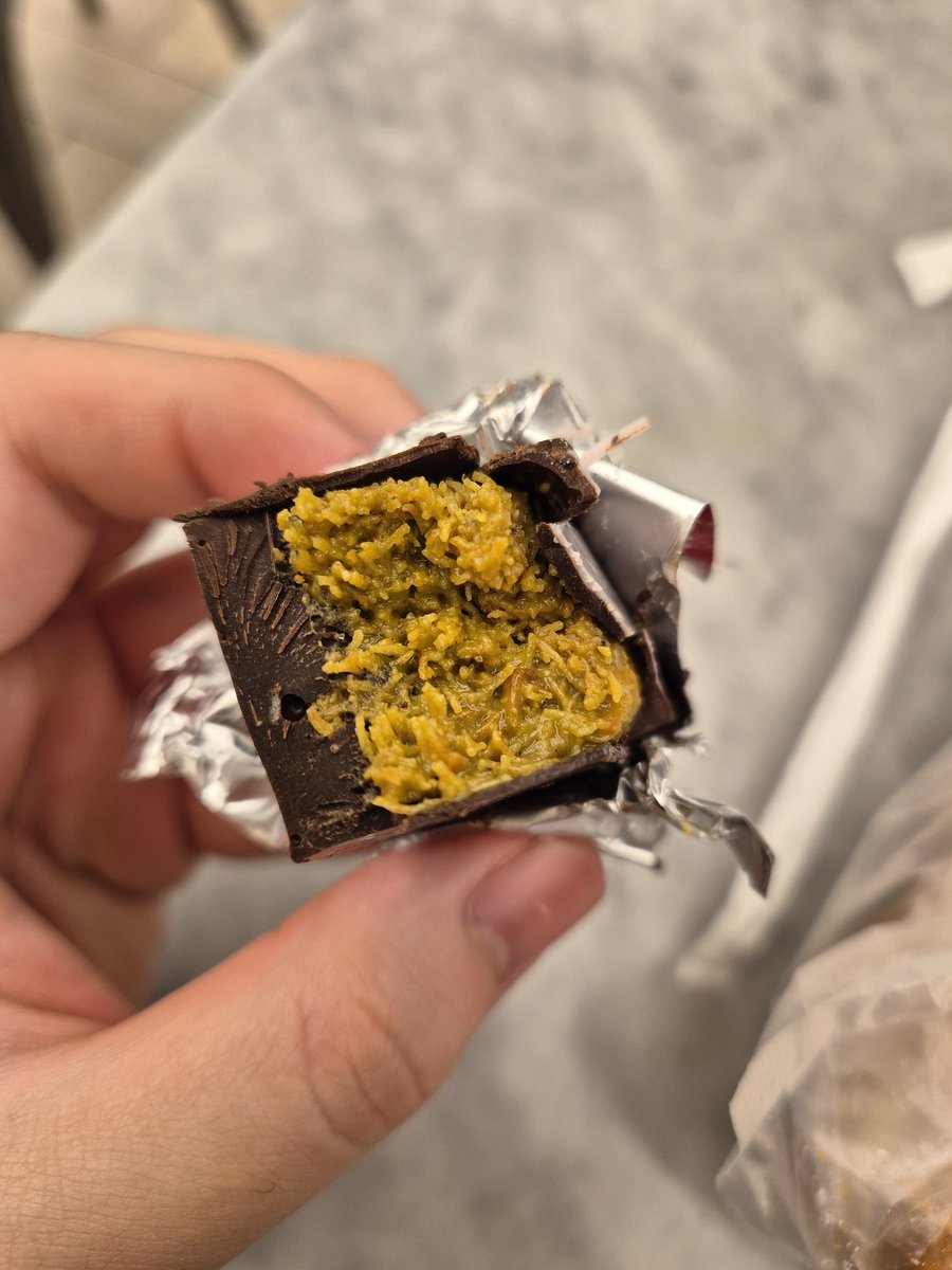 두바이 초콜릿 비싼데 맛있더라