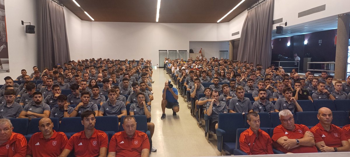 Comencem!!! Els àrbitres a tope!