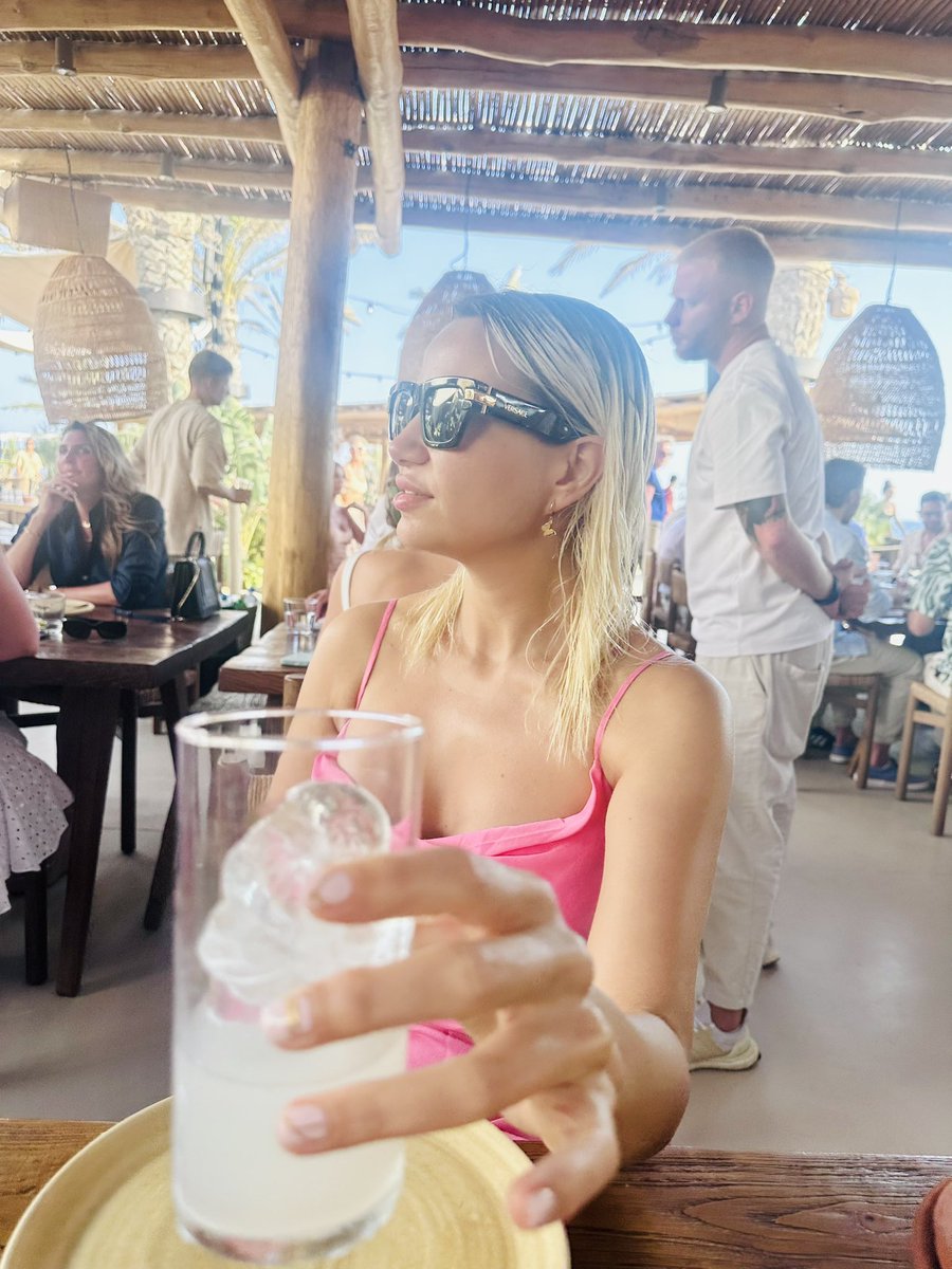 HHHHandEEEE's tweet photo. Greece 💞 https://t.co/FZx5FQAZX5