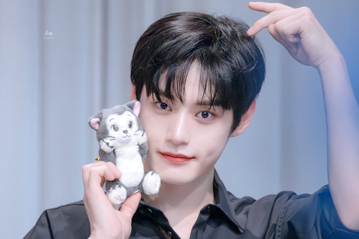 Meow <a href="/miaouyi/">Miaoyi</a>