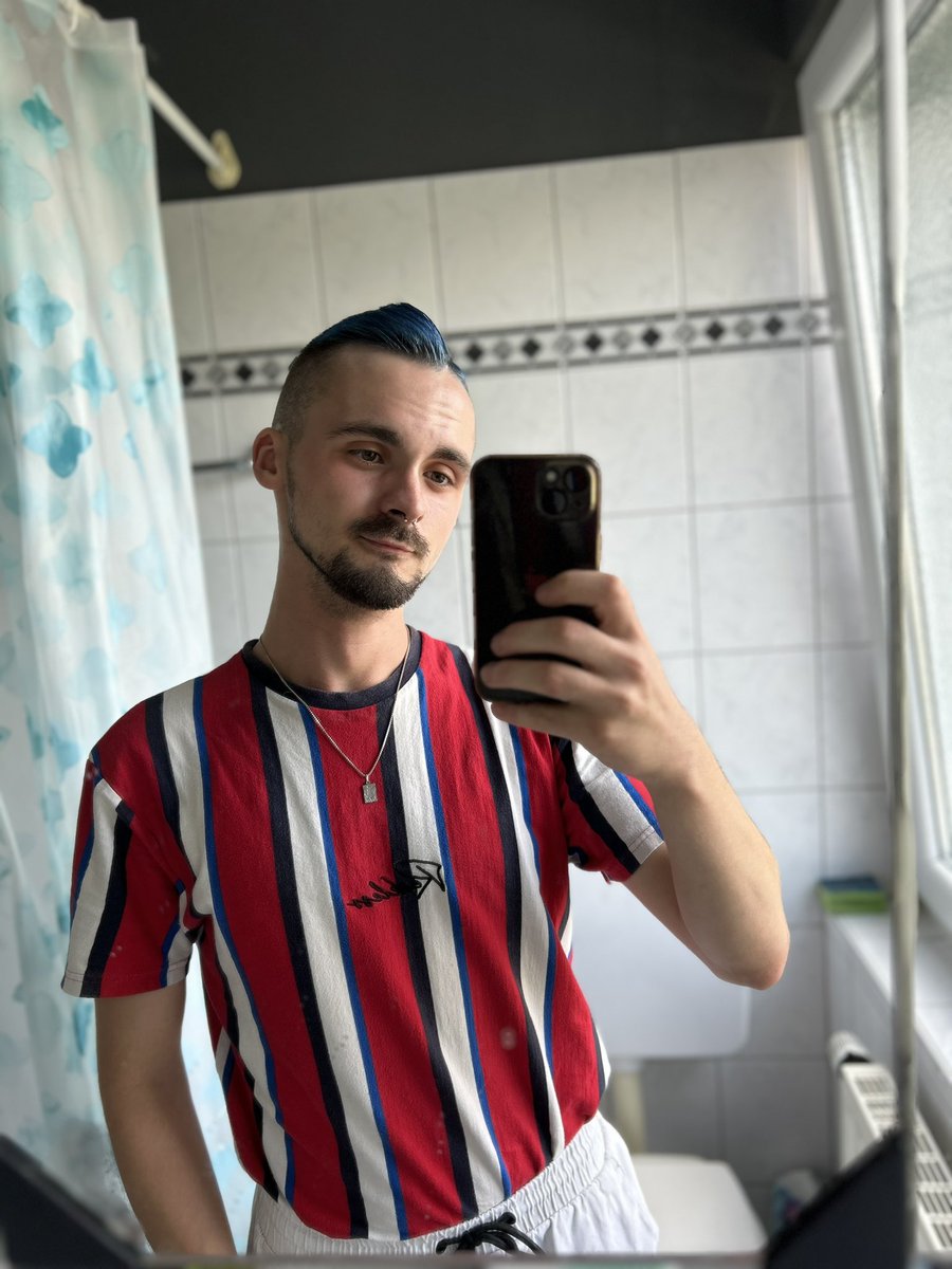 secondPolo's tweet photo. Got a new haircut :) https://t.co/tayBv6Tzgm