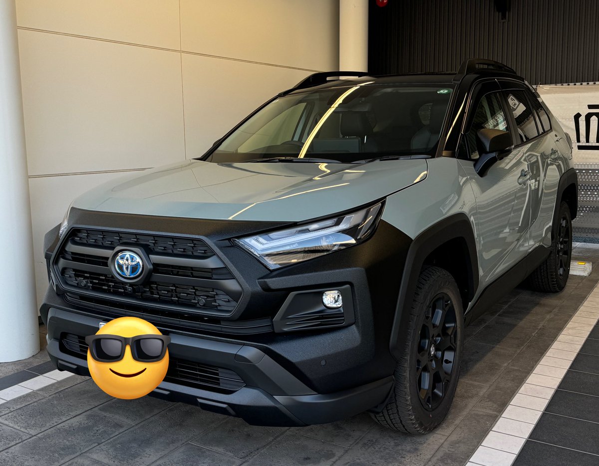 i_sisu's tweet photo. ライズくんとお別れし新たな相棒をお迎えしました！

RAV4 Adventure OFFLOAD package Ⅱハイブリッド！！めちゃくちゃゴツくてデカくて格好いい！！

これからたくさんヨロシク！👍 https://t.co/f4kmOrcNss