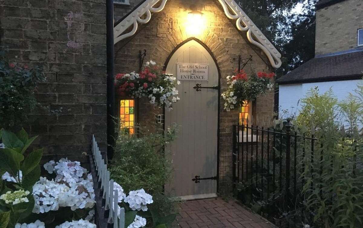 TheBBDirectory's tweet photo. Originally a village school, The Old School House Rooms offers superb accommodation in the heart of Waterbeach, just 4 miles from the historic city of Cambridge. 🏡✨
https://t.co/2qPNYUlhlt
#Cambridge #HistoricStay #QualityAccommodation #Breakfast #Family #WarmWelcome #Travel https://t.co/bFrCvwQd00