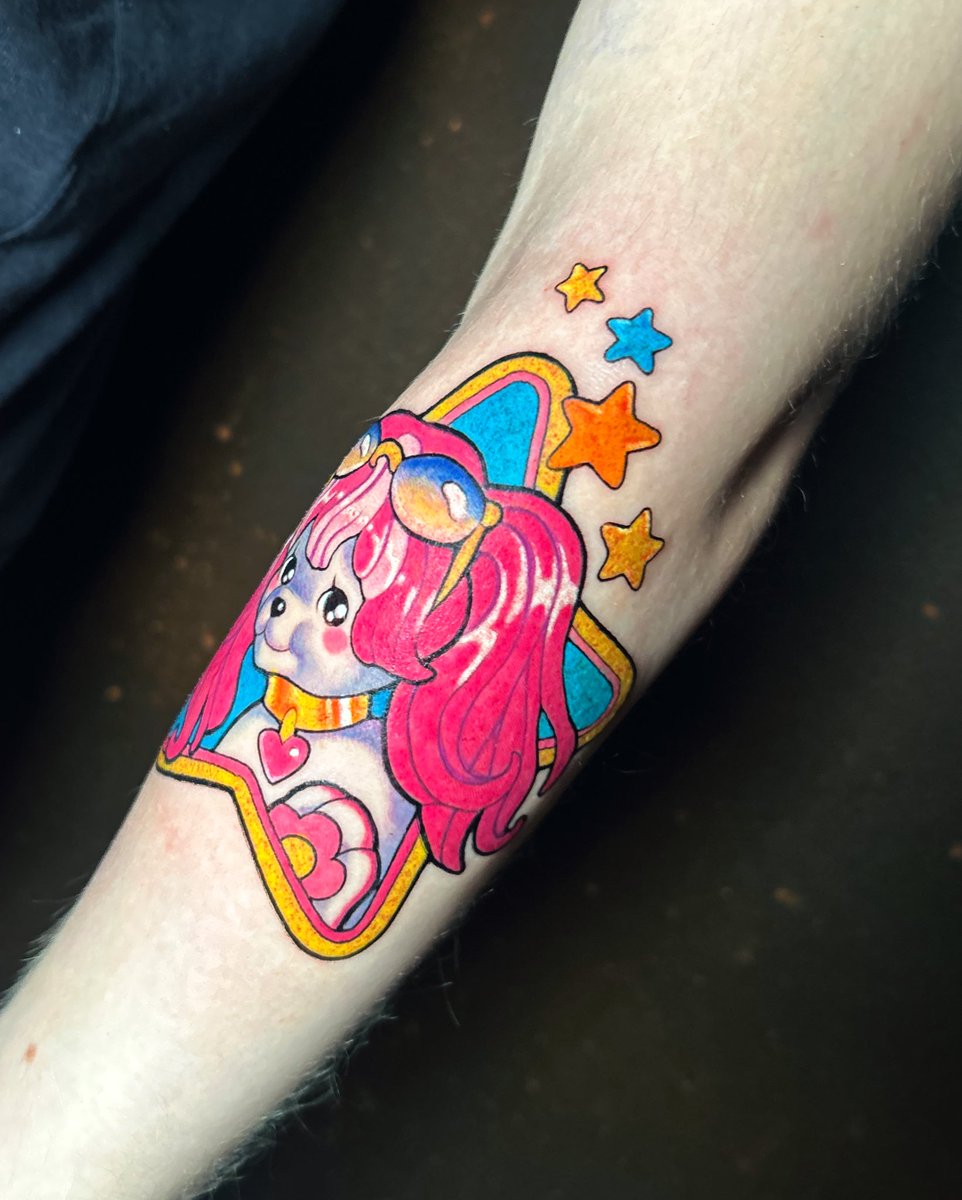 jadetaupenas's tweet photo. J’ai tatoué Elisa Maurraudino #tropfan et matez moi ça !! C’est poochie 💗 https://t.co/riM3YFd48x