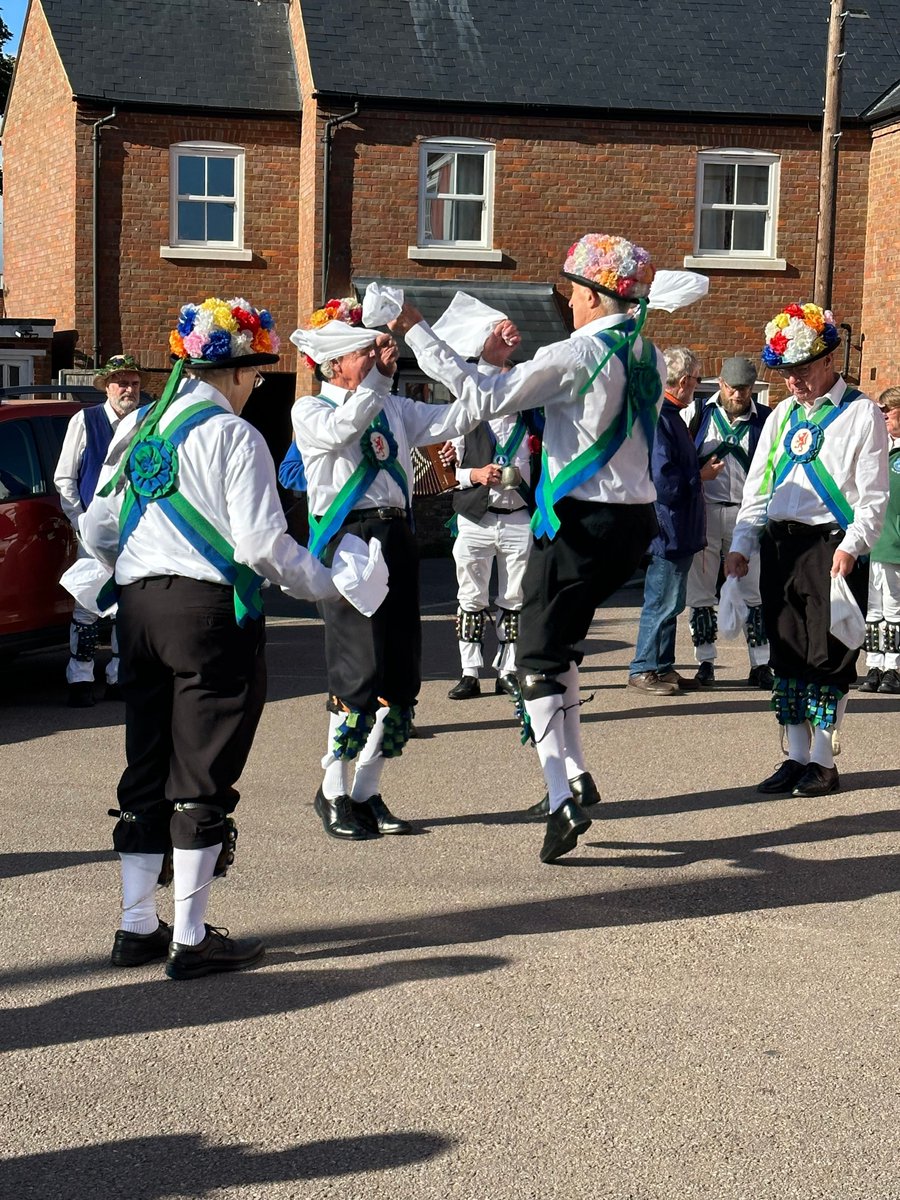 🎉 ONE WEEK to go . . . come and join us next Saturday to celebrate our 50th #anniversary 🍻 
<a href="/MarketEnfield/">Enfield Market</a> - 10am
Gentleman's Row - 11am
#crownandhorseshoesenfield - 11:15am
#southmimmsblackhorse - 2pm
<a href="/Forty_Hall/">Forty Hall Estate</a> - 3:30pm
The Wonder - 5pm
buff.ly/3AOpjQH