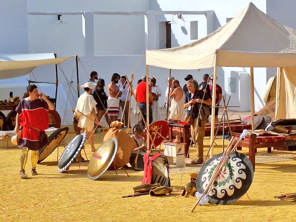 VmorVincitOmnia's tweet photo. ¡Aquí estamos!
Nos vamos al nacimiento de Roma.
#CastraLegionis #Gilena #Historia https://t.co/V8AWJpUHqv