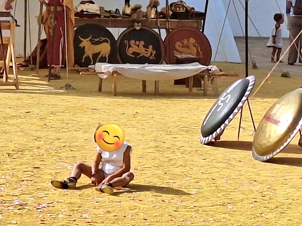 VmorVincitOmnia's tweet photo. ¡Aquí estamos!
Nos vamos al nacimiento de Roma.
#CastraLegionis #Gilena #Historia https://t.co/V8AWJpUHqv