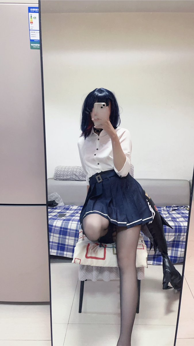 救命，我屁股被鲨鱼咬了 https://t.co/DLUWoILilF