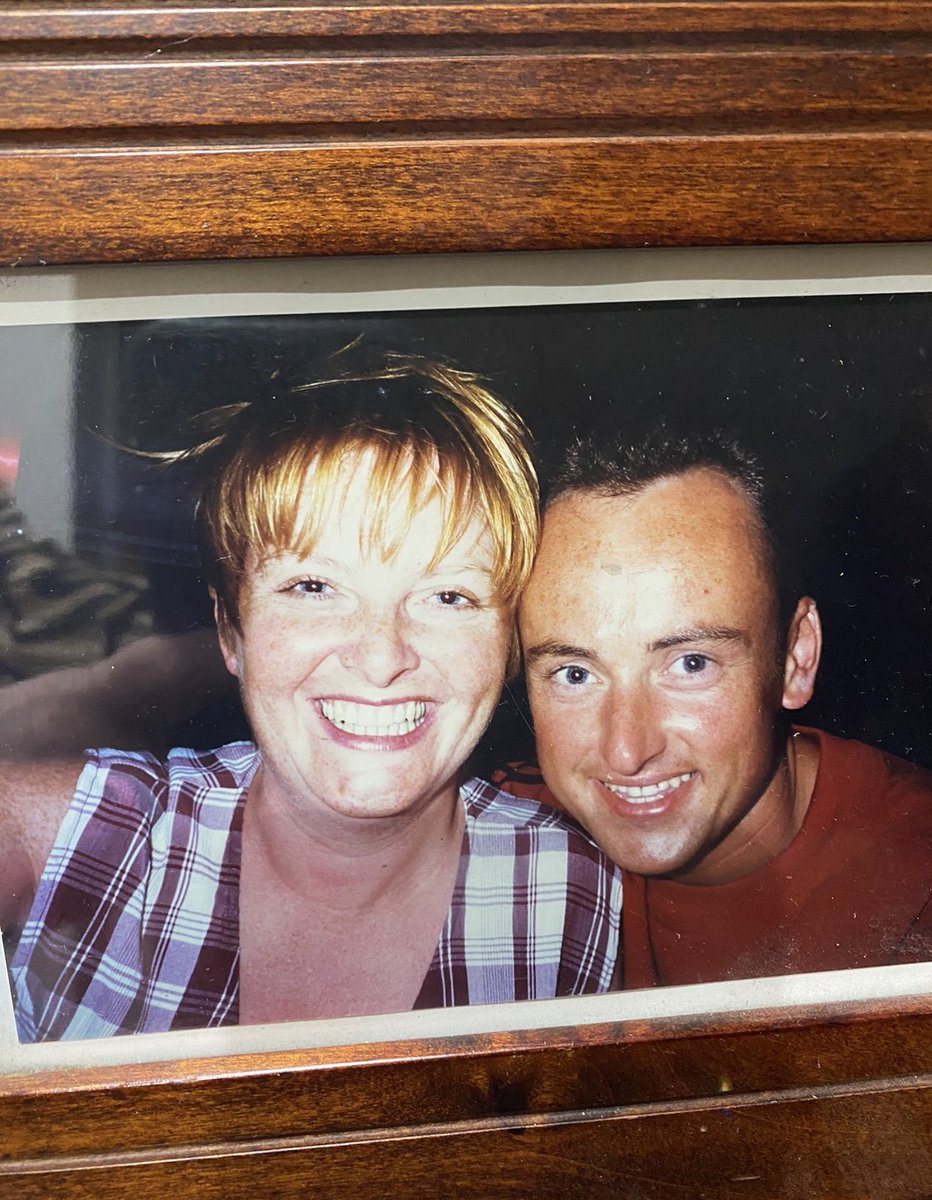 Happy 33rd wedding anniversary to my wonderful husband 🎉🎉🎉🎉