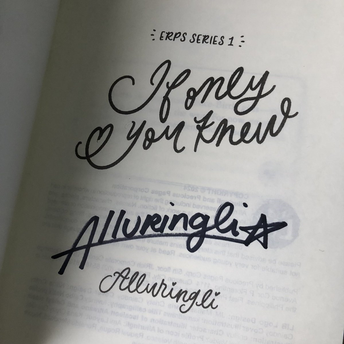 babyni_cloud's tweet photo. Erps series 1: If Only You Knew by @alluringliwp
My first ever published book of alluringli. kyaaah tas signed pa
#ioyk
#wattpad
#alluringli
@LIBOfficialPage @AlluringliS https://t.co/jWYwArW9Mg
