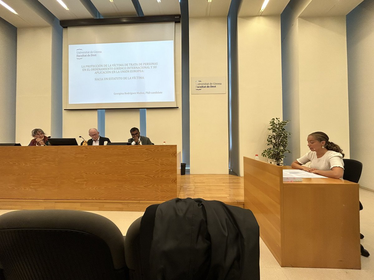 Dret Internacional Públic UdG (@adip_udg) on Twitter photo Ahir va ser un dia de celebracio per l’Àrea doncs ja compta amb una doctora mès! Felicitats per la brillant defensa de tesi dra <a href="/georginarm_/">Georgina Rodríguez Muñoz</a> i per haver obtingut la qualificació més alta! I enhorabona a la directora dra <a href="/MirentxuJordana/">Mirentxu Jordana</a>! Ahir va ser un dia de celebracio per l’Àrea doncs ja compta amb una doctora mès! Felicitats per la brillant defensa de tesi dra <a href="/georginarm_/">Georgina Rodríguez Muñoz</a> i per haver obtingut la qualificació més alta! I enhorabona a la directora dra <a href="/MirentxuJordana/">Mirentxu Jordana</a>!