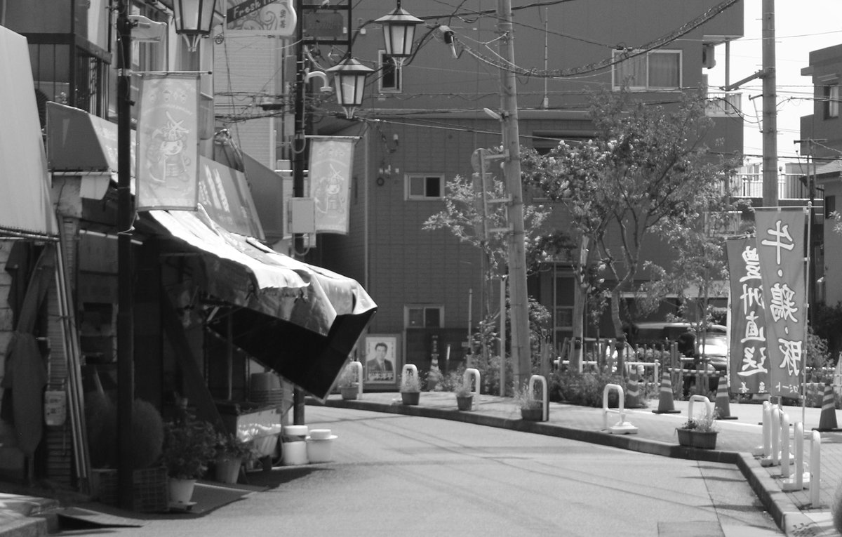 今日の写真はモノクロで。

レトロを感じてもらいたくて撮った1枚。