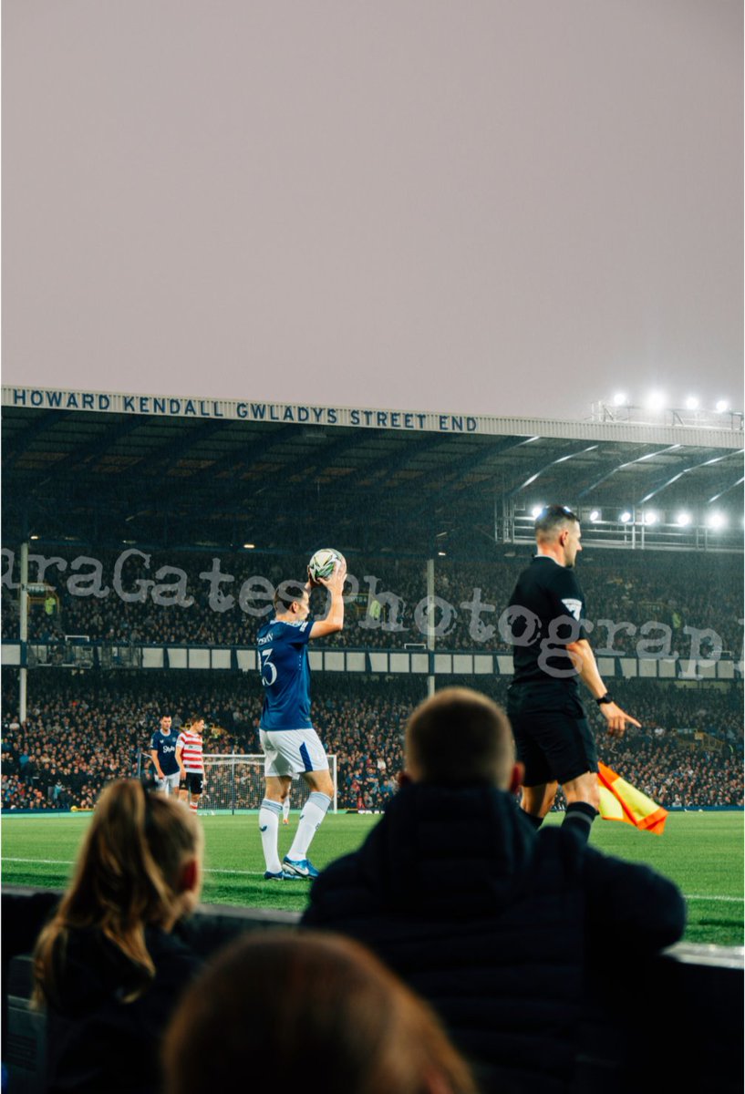 lgatesphoto's tweet image. 🚨 GIVEAWAY TIME 🚨

 I&apos;m giving away 1x A4 print of Seamus Coleman (frame not incl) 🇮🇪

To enter:
You must retweet &amp;amp; follow me

I will be drawing the winner on Sat 14th Sept.

Good luck 🍀 

lauragatesphotography.shootproof.com/gallery/EFC/

#efc #eire
