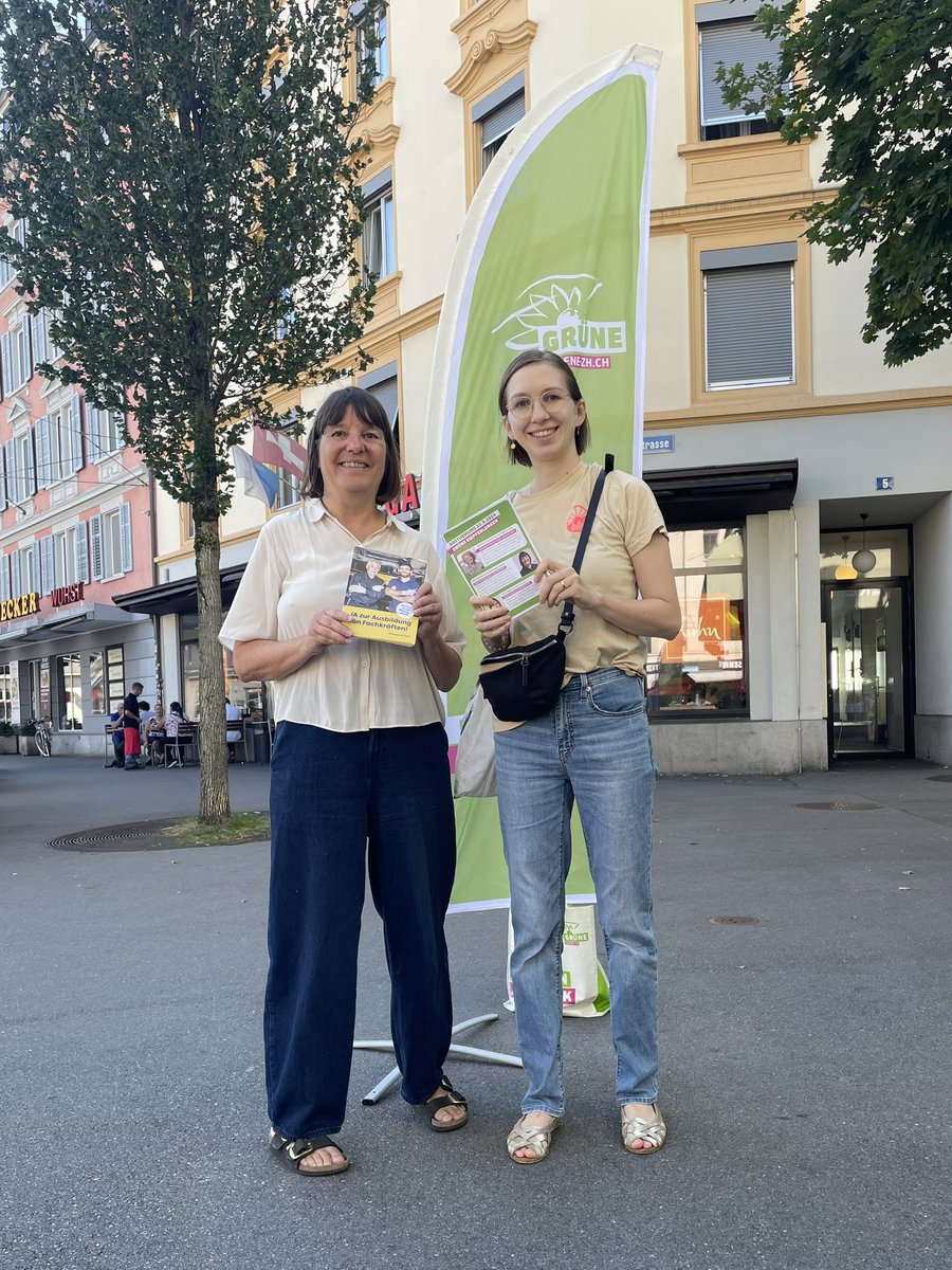 Abstimmungsempfehlungen verteilen und informieren übers Bildungsgesetz mit @PokerschnigJ 

gruenezuerich.ch/blog/abstimmun…