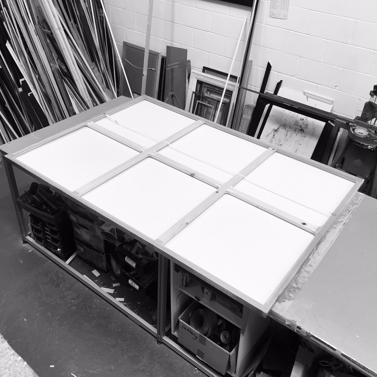 TheMasterframer's tweet photo. It’s hard to get a scale on how big this is, lets just say it’s MASSIVE !! 

This one is being sailed over to Italy 🇮🇹 If your heading that way you could hitch a lift..! 😜

Contact us for any size Canvas, big or small.. https://t.co/uguU9S7y1d