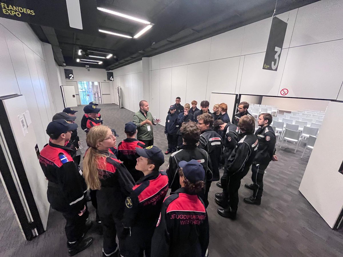 JBW_Ieper's tweet photo. Vandaag is een delegatie van onze leden aanwezig op het #Brandweercongres te Gent.  Ze krijgen er ondermeer een initiatie rond branddeuren, doll house en een brandweerbad.  Tussenin ontdekken ze de beurs en het gloednieuwe preventiespel van HVZ Fluvia 

#FireEscape https://t.co/H5oJEaWZNT