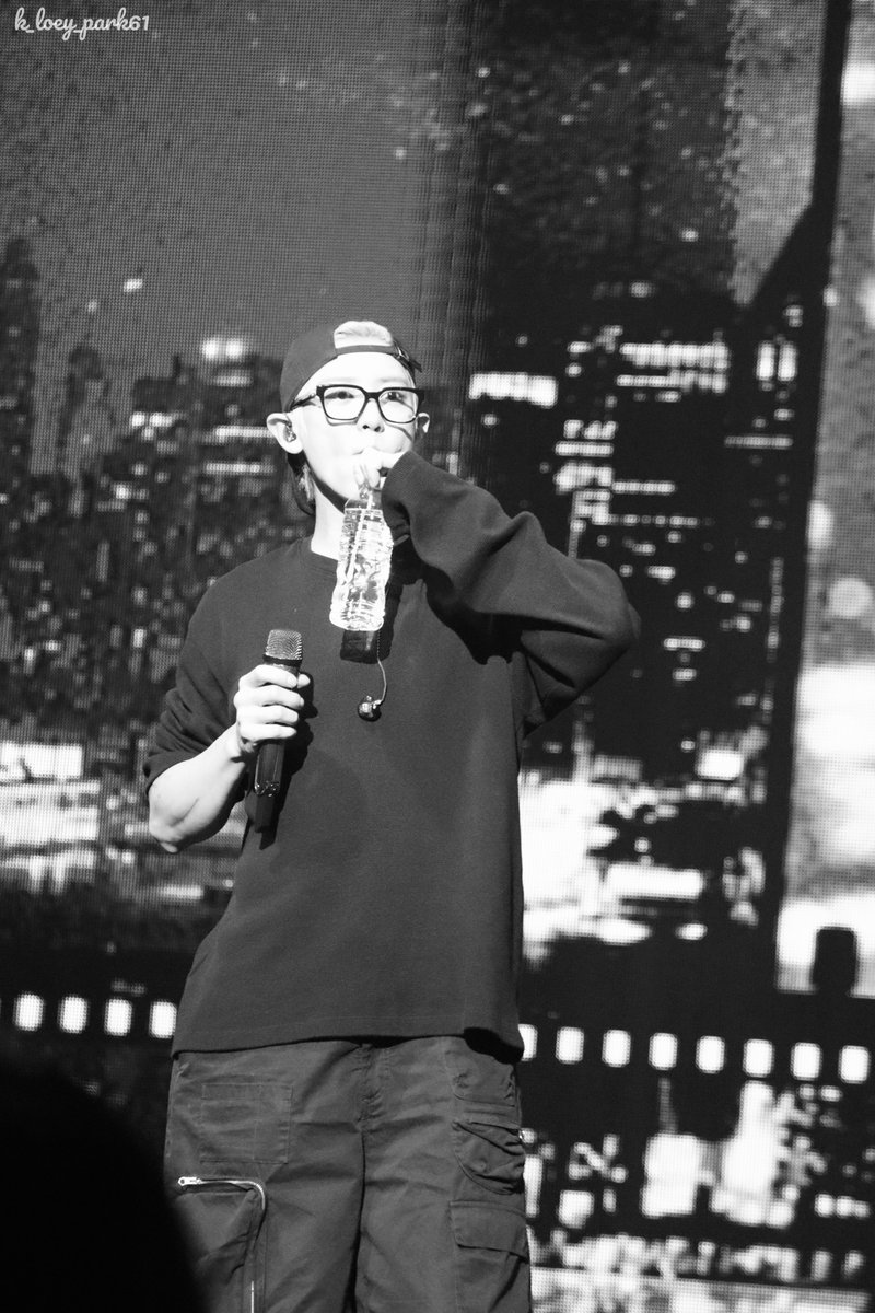 240907 도시풍경-서울 막콘 사첵

🤓오빠 멋지따

#CHANYEOL #찬열
#CHANYEOL_都市風景_City_scape_in_SEOUL
#2024_CHANYEOL_LIVETOUR #都市風景