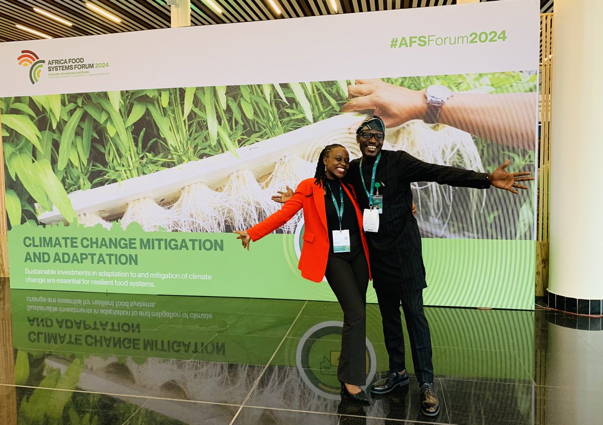 SangwaSifa's tweet image. Nigeria🇳🇬 meets Rwanda🇷🇼 at the #AFSForum2024!
It was a pleasure meeting @Femi__Adekoya (The Flying Farmer), who&apos;s transforming African agriculture with drone-powered precision tech.  

Excited for future collaborations in #AgTech and improving food security across the continent!