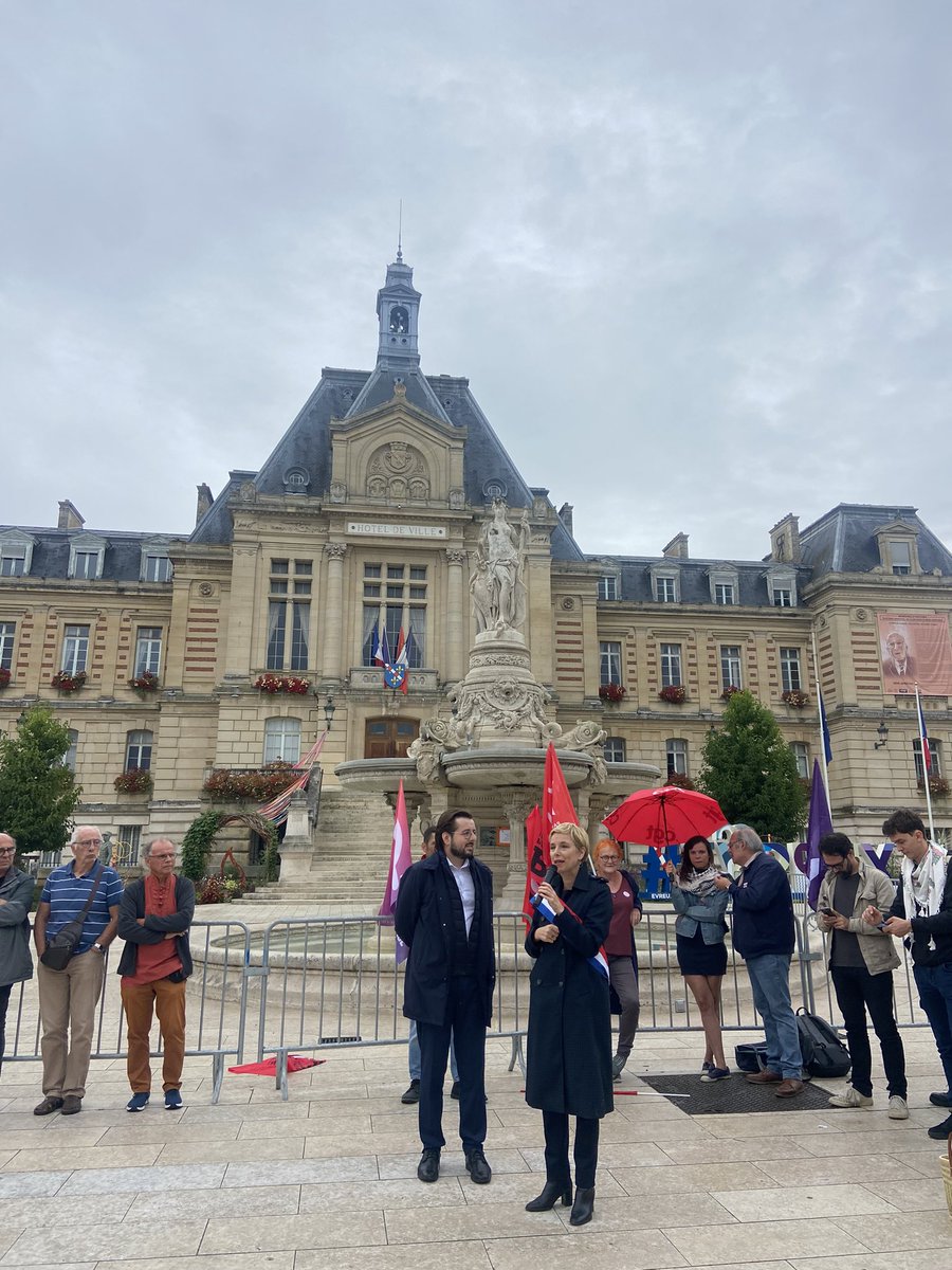 Clémentine Autain tweet media