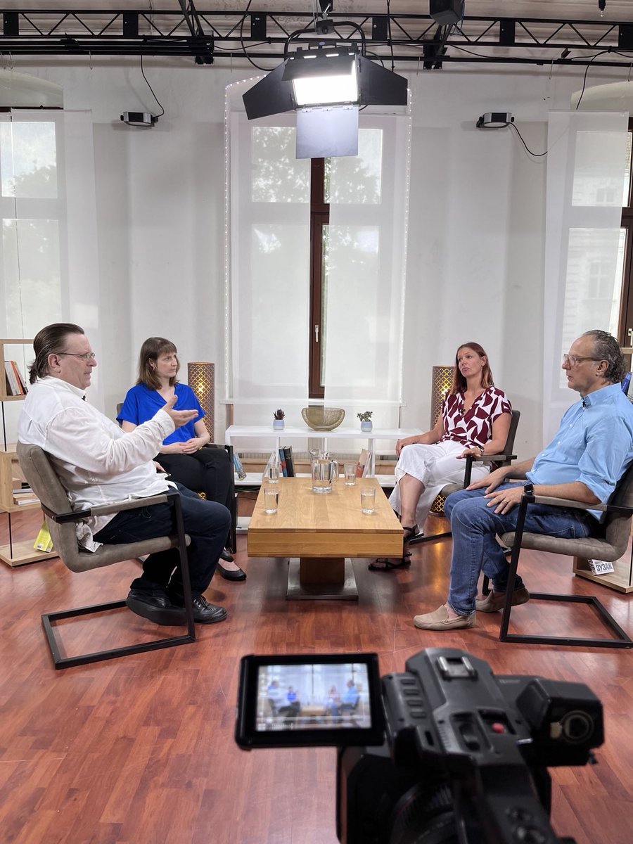 Weltalphabetisierungstag 2024

Anlässlich des morgigen Weltalphabetisierungstags senden wir um 12:05  Uhr ein Johansen Spezial zum Thema geringe Literatität und im Anschluss um 13:10 Uhr den Spielfilm «Scham &amp; Schweigen» von Marcus Kaloff.

#weltalphatag #offenerkanal #magdeburg