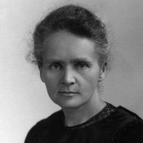 KinoAlertPL's tweet image. Ciekawostka dubbingowa:

W filmie "BEETLEJUICE BEETLEJUICE" w oryginalnej ścieżce dźwiękowej wspomniano, że Maria Skłodowska-Curie jest pochodzenia francuskiego, natomiast w polskim dubbingu, że polskiego.