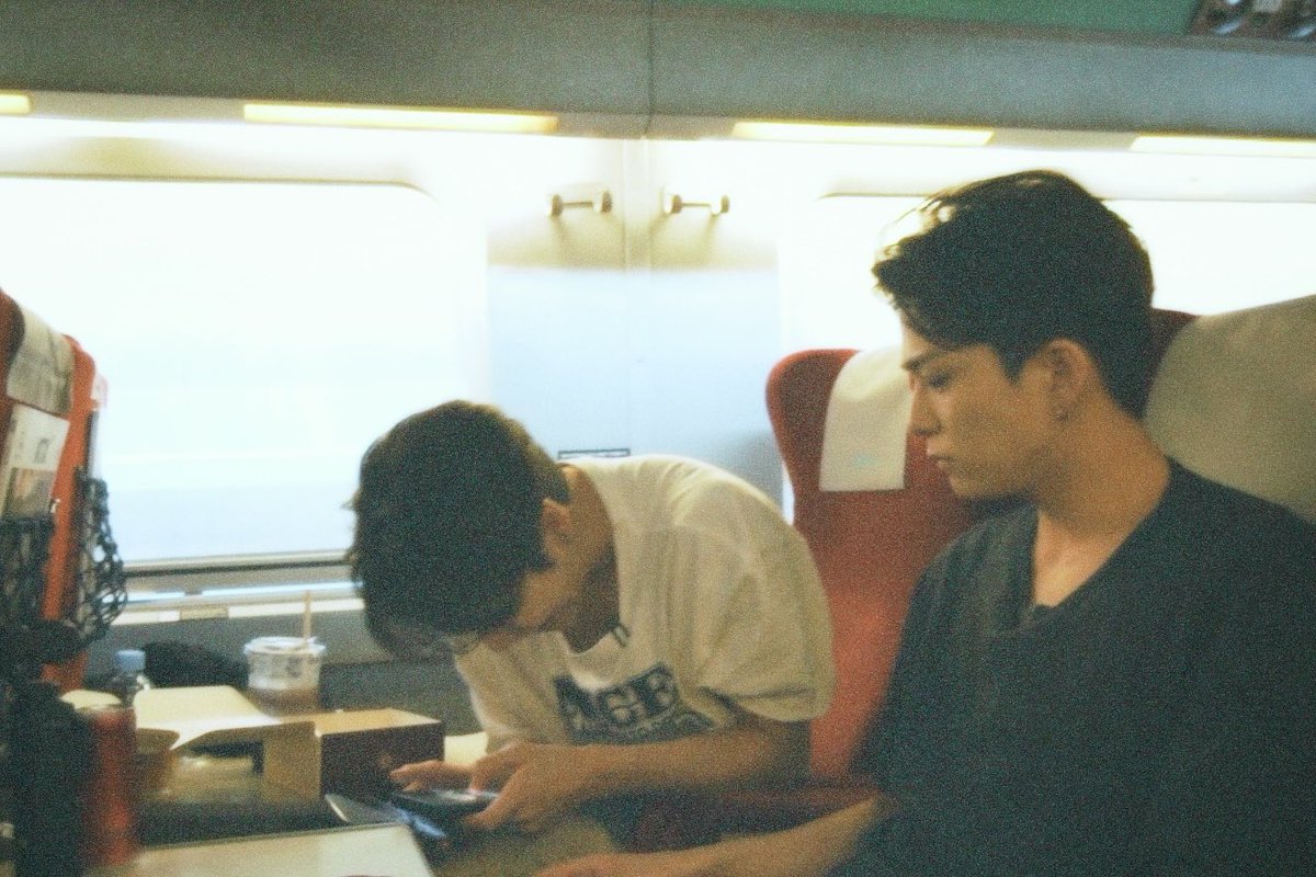 hmiill_____'s tweet photo. 🚇 *🎞️🌳 https://t.co/vZkz4YZ1pW
