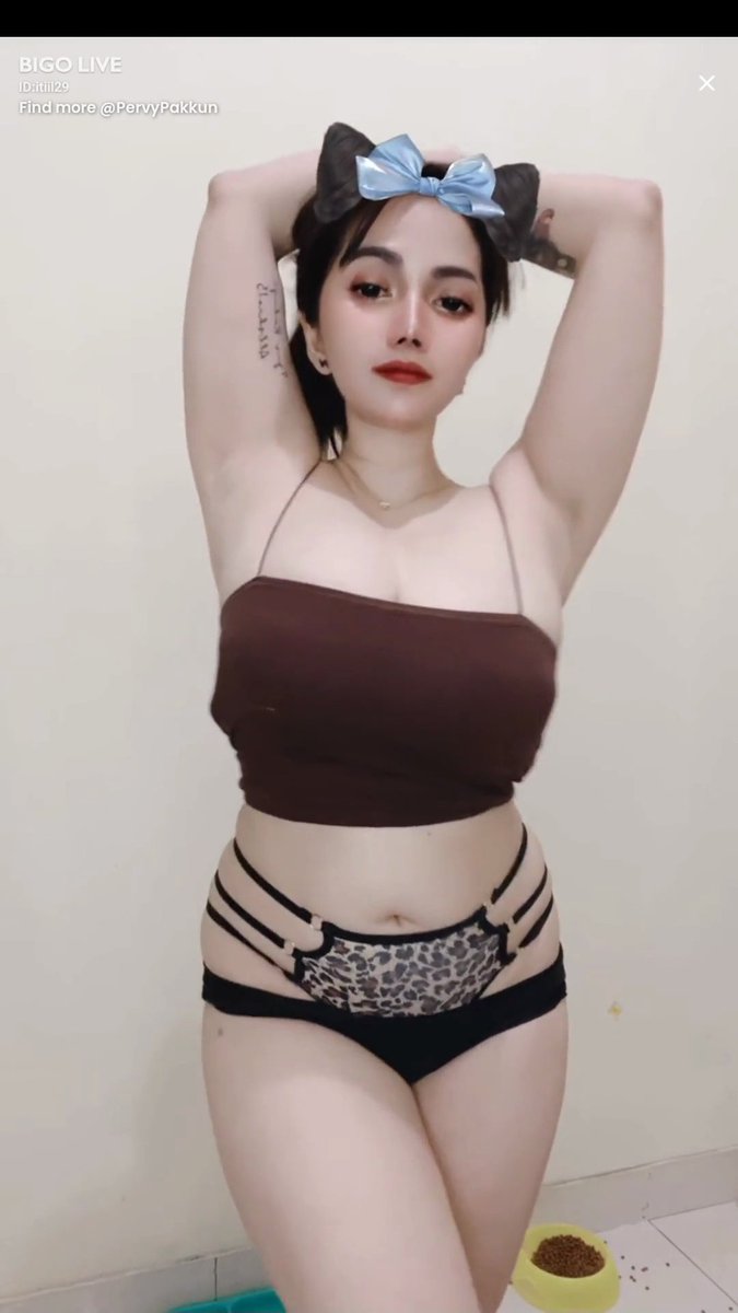 PervyPakkun's tweet photo. Indonesian lady tempting us with her armpits again~
High resolution reels over on insta: https://t.co/Es0JPcmvjd
#bigo #bigolive #armpitslover #armpitfetish #underarms #kilikili #ketiak #รักแร้ขาว #axilla #koltuk #腋 #腋コキ #bagal #maschalagnia https://t.co/8EFA62fhkp