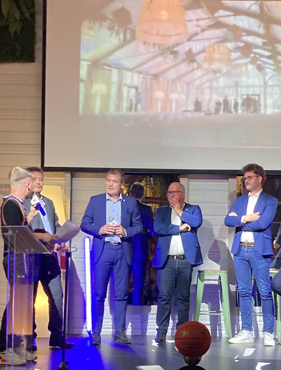 Jeudi soir avait lieu le lancement de la saison 2024/2025 du <a href="/pb86officiel/">Poitiers Basket 86</a> .
Une très belle soirée en présence des bénévoles et des partenaires du club.
<a href="/NvelleAquitaine/">Nouvelle-Aquitaine</a> partenaire historique du club.