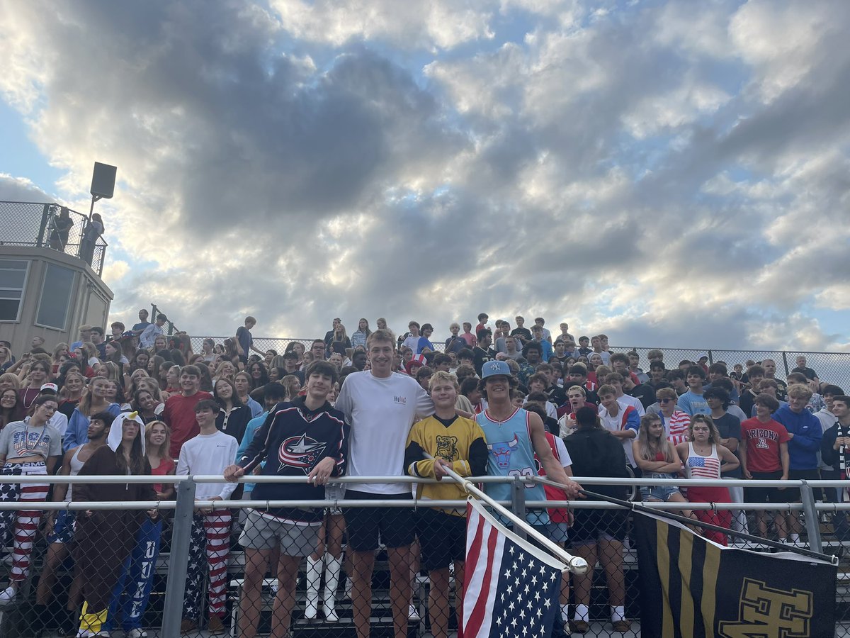 HVCentralHS's tweet photo. Congratulations to @HVFOOTBALL @HVATHLETICS on their victory over Robbinsville! Thank you to @TheHVDawgPound @HVBulldogsCheer @HVBands for a great evening! https://t.co/oLdFfAbWtV