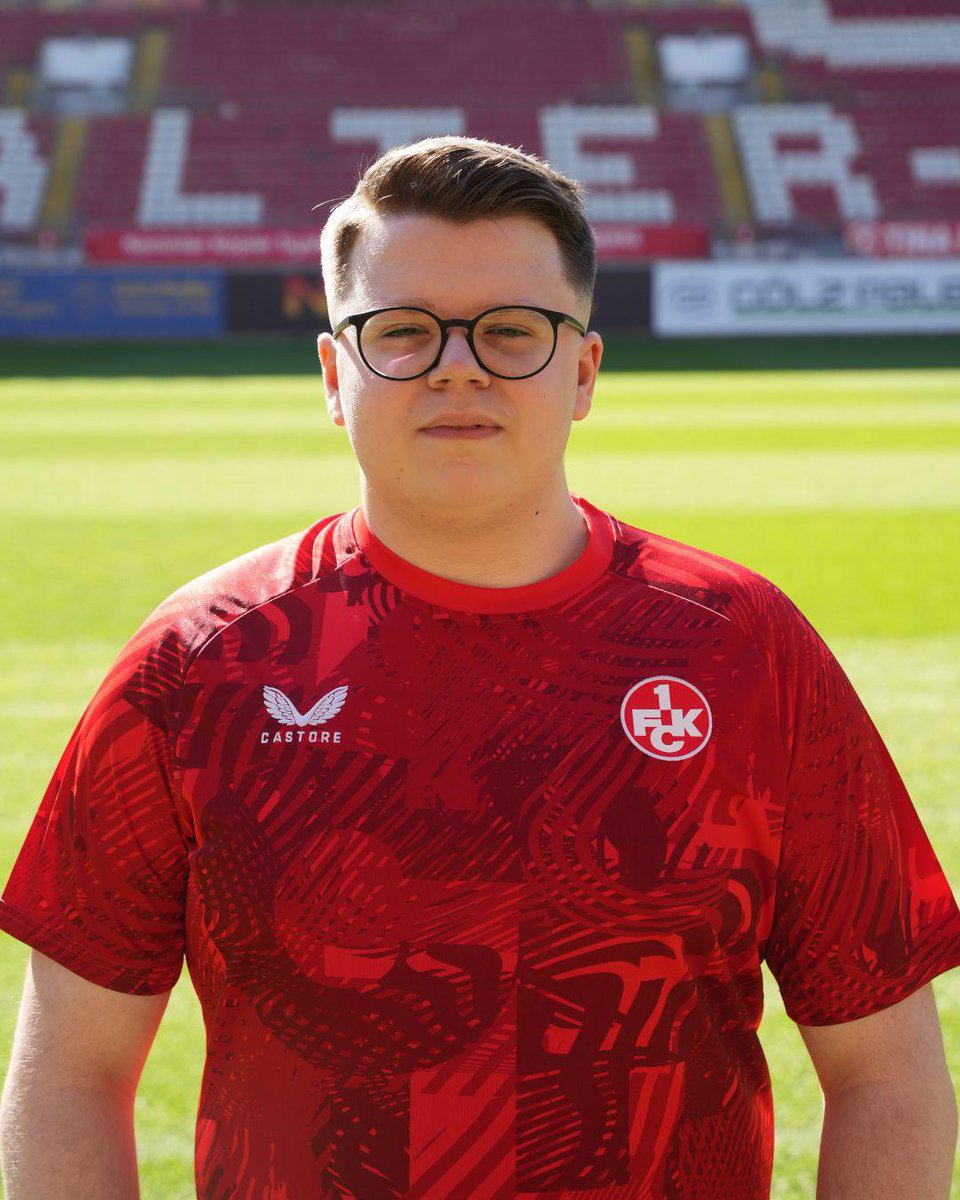 Felix Breitkopf (@ifeliix23) on Twitter photo Ich freue mich euch mitteilen zu dürfen, dass ich ab sofort <a href="/Rote_Teufel/">1. FC Kaiserslautern</a> auf dem virtuellen Rasen vertreten werde. Ich freue mich euch mitteilen zu dürfen, dass ich ab sofort <a href="/Rote_Teufel/">1. FC Kaiserslautern</a> auf dem virtuellen Rasen vertreten werde.