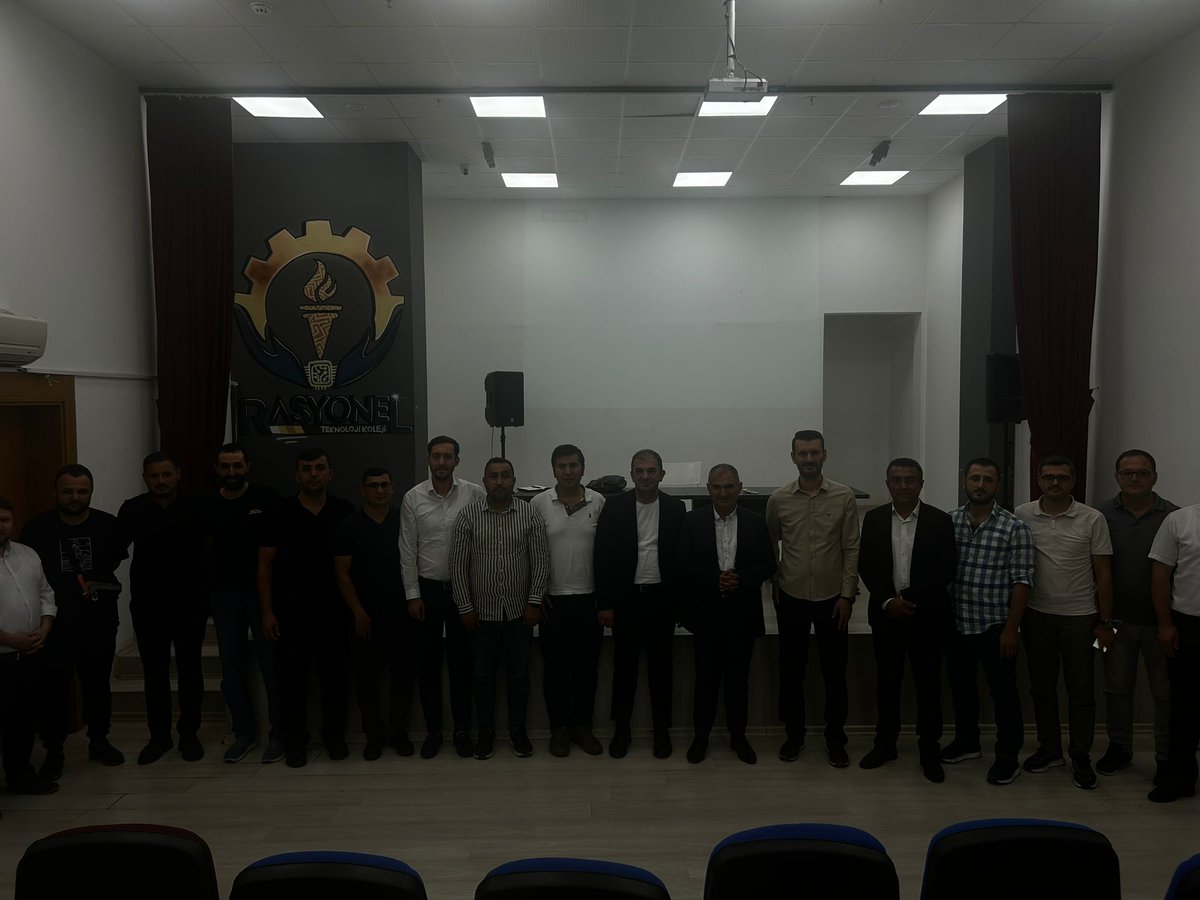 Teknik Eğitimin gerçek mimarları; #TeknikÖğretmenler olarak;

Mesleki ve Teknik Eğitimin dününü, bugününü, sorunlarını ve yarınını istişare ettik.

#Geliyoruz  <a href="/MSCANBAL/">Mehmet Salih CANBAL</a> #meslekhayattır

#MeslekLisesiMemleketMeselesi