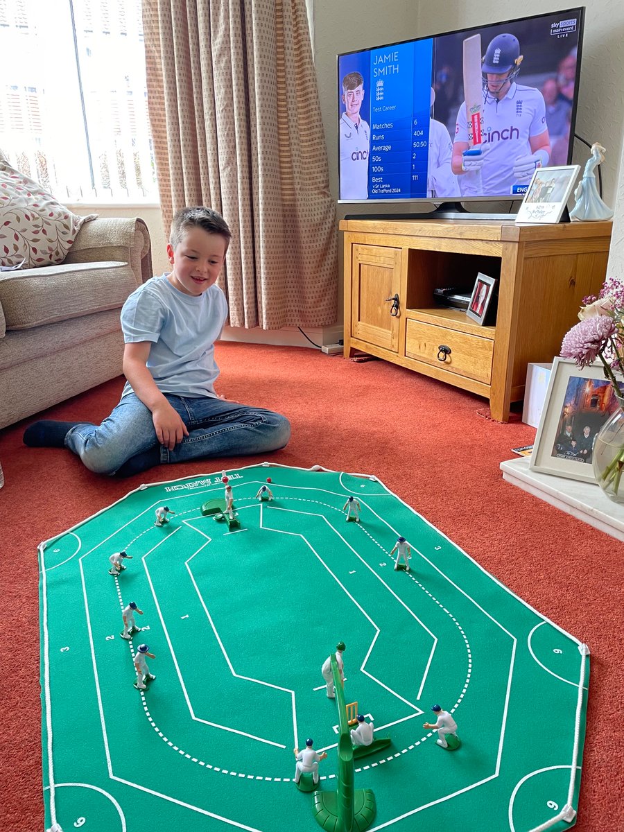 What a day being stuck in because of the fog!!

<a href="/bbctms/">Test Match Special</a> <a href="/SkyCricket/">Sky Sports Cricket</a> <a href="/MichaelVaughan/">Michael Vaughan</a> <a href="/tmsproducer/">Adam Mountford</a> <a href="/AlisonMitchell/">Alison Mitchell</a> <a href="/ZaltzCricket/">Andy Zaltzman</a> <a href="/nassercricket/">Nasser Hussain</a> #cricket <a href="/englandcricket/">England Cricket</a> <a href="/theoldbatsman/">Jon Hotten</a>